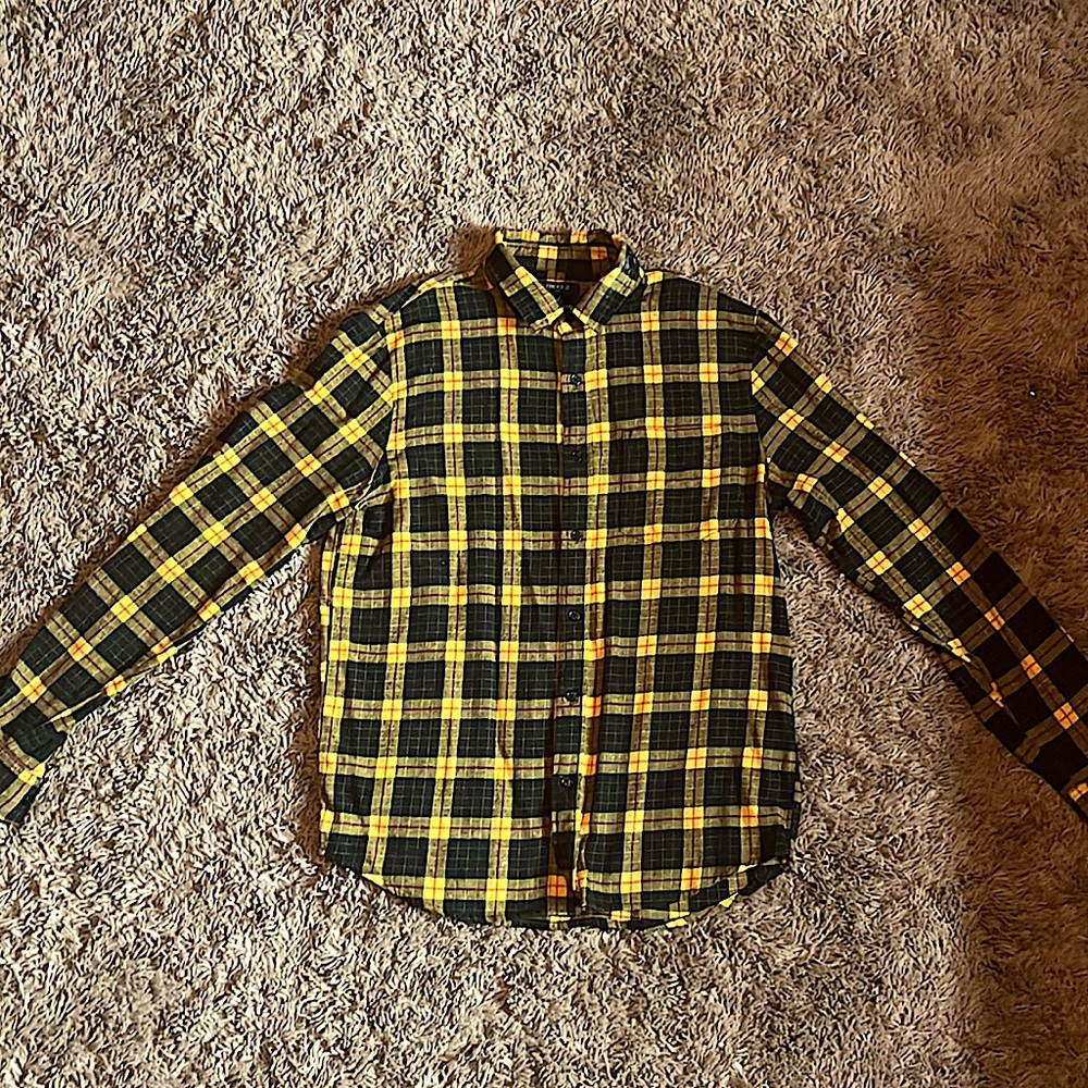 Forever 21 Black and Yellow Flannel Botton Up